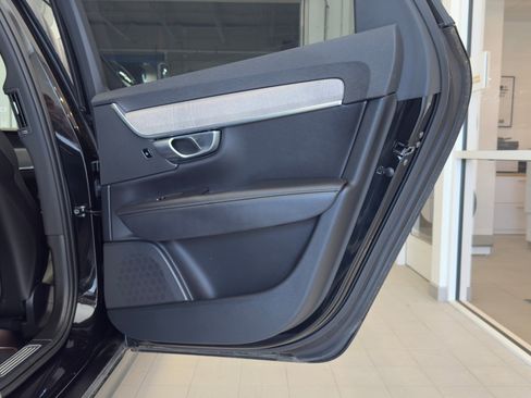 Used 2024 Volvo V90 B6 Cross Country Plus image 16