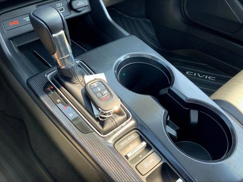 Used 2024 Honda Civic Touring image 11