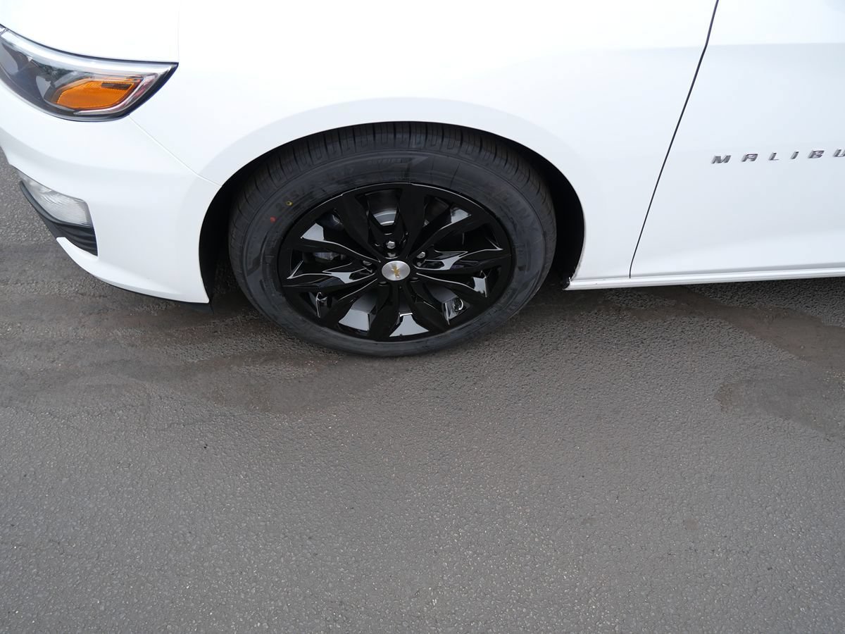 Used 2022 Chevrolet Malibu LT FWD image 32
