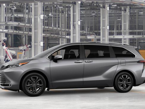 New 2026 Toyota Sienna Platinum image 5