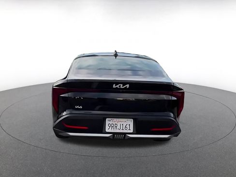 Used 2025 Kia K4 LXS image 12