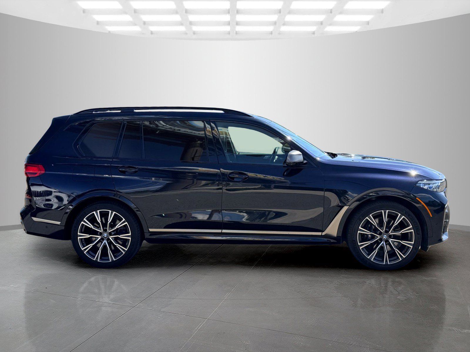 Used 2022 BMW X7 M50i w/ Cold Weather Package AWD/4WD image 4