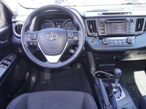 Used 2018 Toyota RAV4 XLE FWD image 12