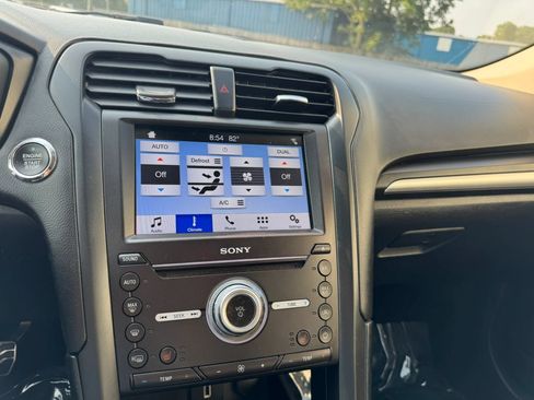 Used 2017 Ford Fusion Energi Titanium FWD image 18