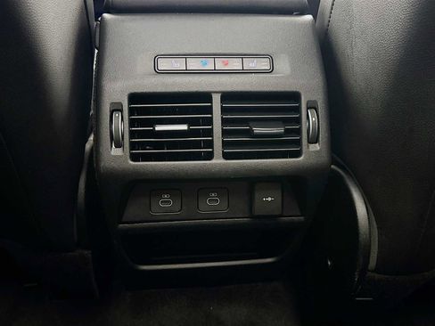 Used 2025 Land Rover Discovery Sport S image 24