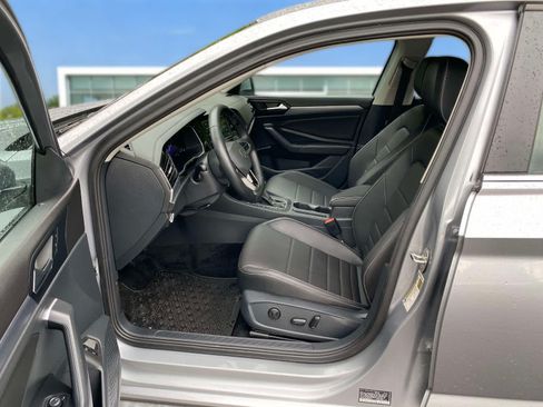 Certified 2024 Volkswagen Jetta SE FWD image 10