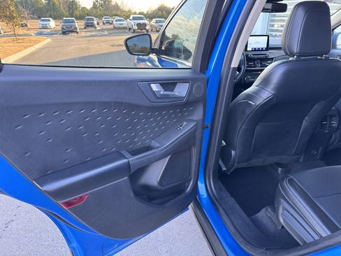 Used 2020 Ford Escape Titanium image 31