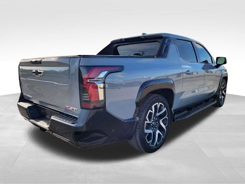Used 2025 Chevrolet Silverado EV RST AWD/4WD image 9