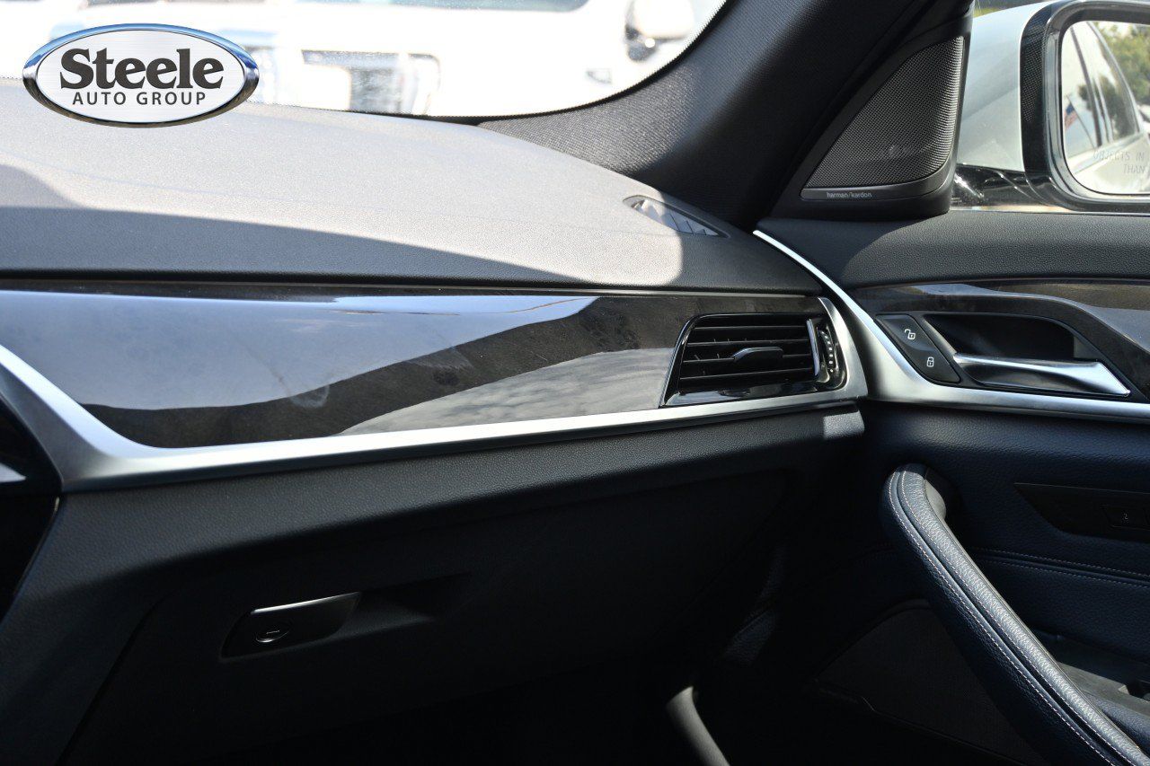Used 2017 BMW 540i RWD image 8