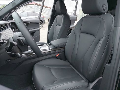 Used 2025 Audi Q7 3.0T Premium Plus w/ Premium Plus Package AWD/4WD image 17