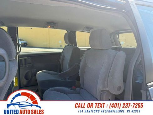 Used 2009 Toyota Sienna CE image 11