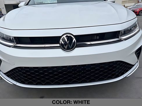 New 2026 Volkswagen Jetta SE image 3