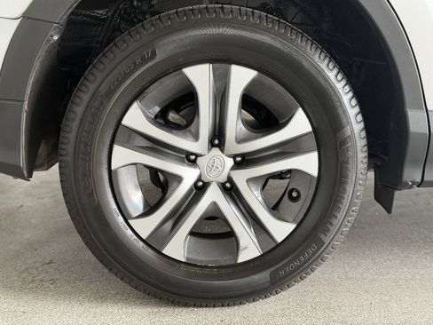 Used 2017 Toyota RAV4 LE w/ Carpet Mat Package AWD/4WD image 35