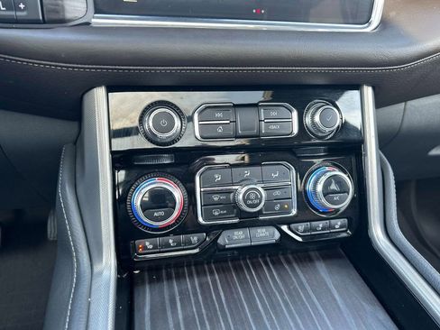 Used 2023 GMC Yukon XL Denali w/ Denali Reserve Package image 11