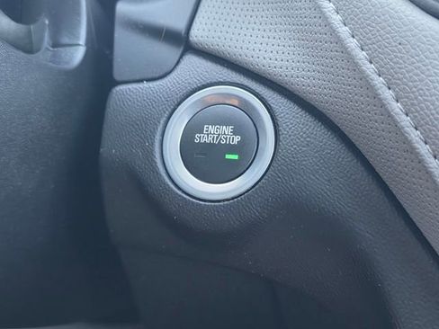 Used 2019 Chevrolet Equinox Premier image 32