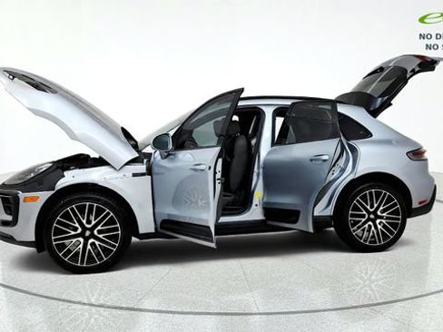 Used 2024 Porsche Macan AWD/4WD image 15