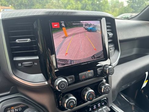 New 2026 RAM 1500 Express AWD/4WD image 18