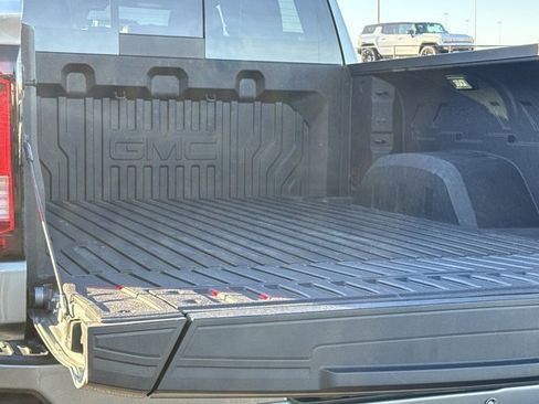 Used 2025 GMC Sierra 1500 Denali Ultimate image 10