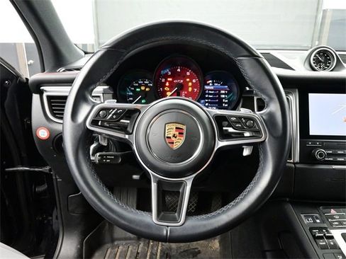 Used 2018 Porsche Macan GTS image 8