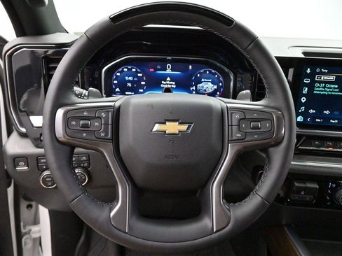 Used 2024 Chevrolet Silverado 1500 High Country w/ High Country Premium Package AWD/4WD image 15