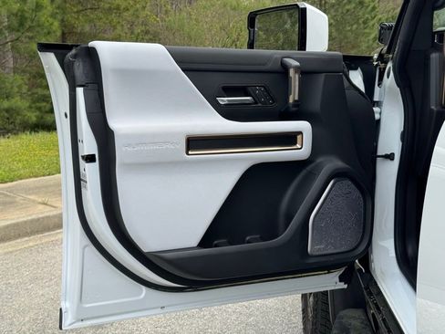 New 2025 GMC Hummer EV 3X w/ LPO, Illumination Package image 18