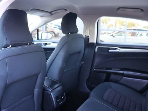 Used 2019 Ford Fusion SE FWD image 34
