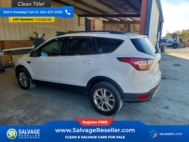 Used 2017 Ford Escape SE w/ Equipment Group 201A FWD image 3