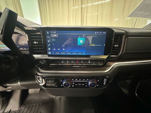 Certified 2026 Chevrolet Silverado 1500 LT AWD/4WD image 25