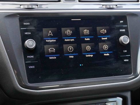 Used 2021 Volkswagen Tiguan SE R-Line image 27