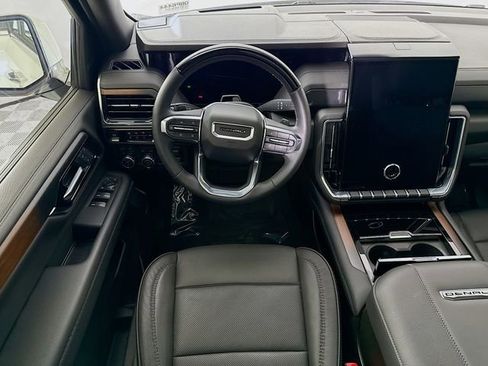 Used 2025 GMC Yukon Denali w/ Denali Reserve Package AWD/4WD image 27