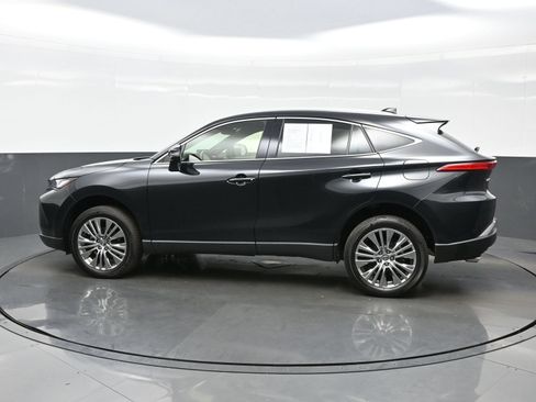 Used 2022 Toyota Venza XLE AWD/4WD image 3