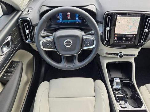 New 2026 Volvo XC40 B5 Ultra AWD/4WD image 17