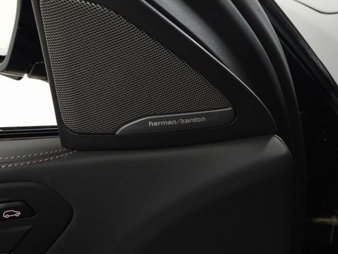 Used 2026 BMW X6 xDrive40i w/ Climate Comfort Package image 11