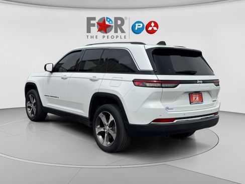 Used 2023 Jeep Grand Cherokee Limited image 3