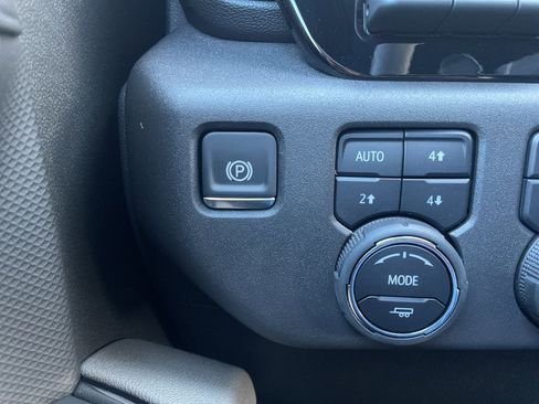 Used 2025 Chevrolet Silverado 1500 ZR2 w/ Technology Package image 26