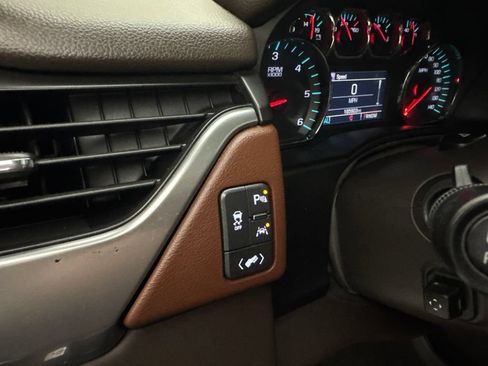 Used 2016 Chevrolet Tahoe LTZ AWD/4WD image 31