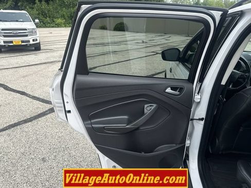 Used 2019 Ford Escape SEL AWD/4WD image 30