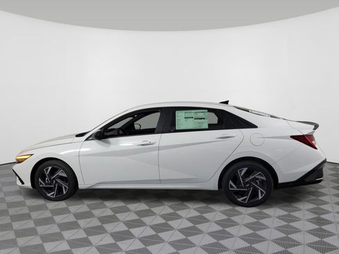 New 2025 Hyundai Elantra SEL w/ Cargo Package image 39