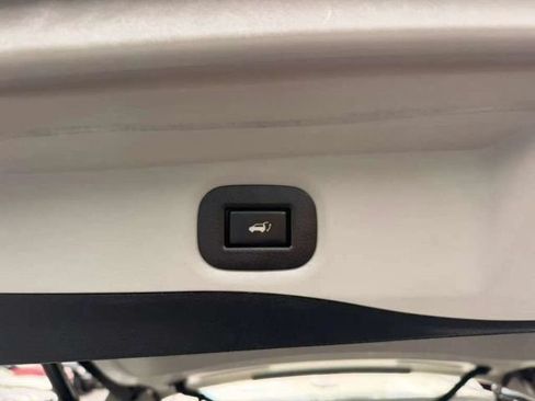 Used 2020 Nissan Rogue SL w/ Premium Package AWD/4WD image 7