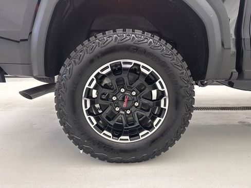 New 2026 GMC Canyon AT4 w/ Technology Plus Package AWD/4WD image 7