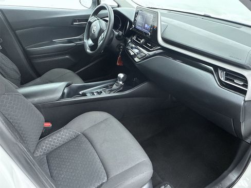 Used 2021 Toyota C-HR LE image 16
