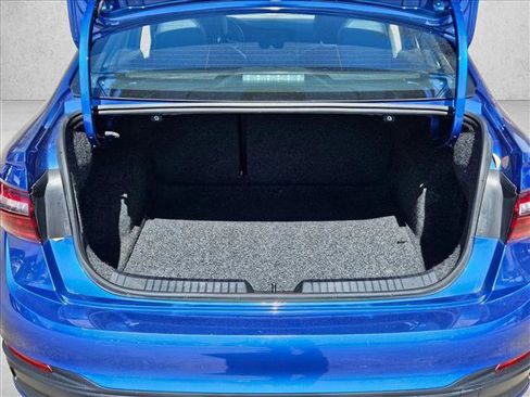 Used 2024 Volkswagen Jetta SE image 7