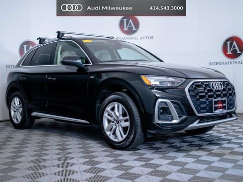 Used 2023 Audi Q5 2.0T Premium w/ Convenience Package AWD/4WD image 1