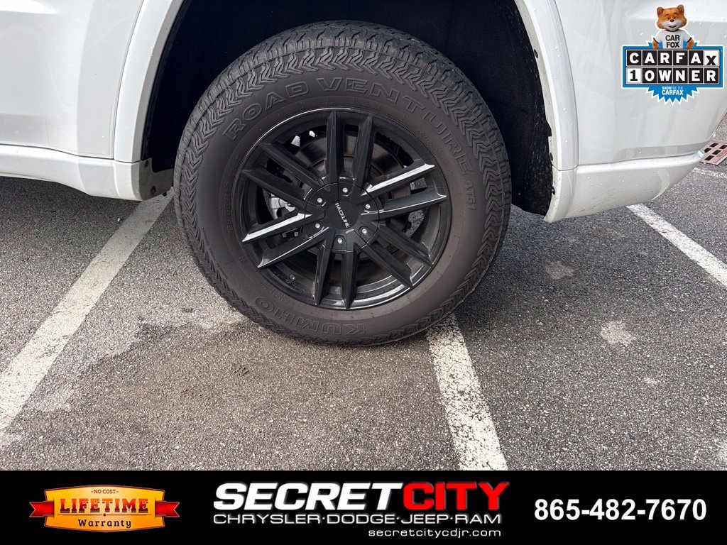 Used 2022 Jeep Grand Cherokee Laredo X AWD/4WD image 21