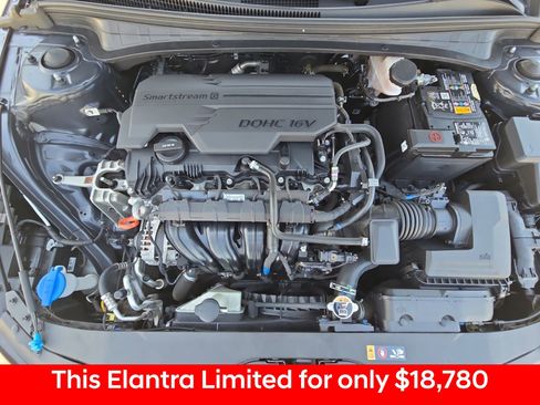 Used 2022 Hyundai Elantra Limited FWD image 37