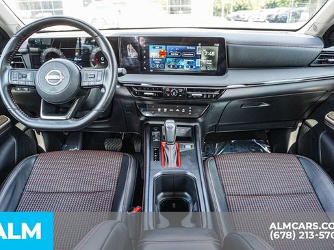 Used 2025 Nissan Kicks SR FWD image 27