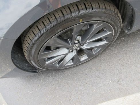 Used 2023 Toyota Corolla SE w/ Carpet Mat Package (TMS) FWD image 13
