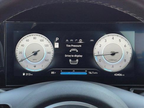 Used 2024 Hyundai Elantra Limited FWD image 11