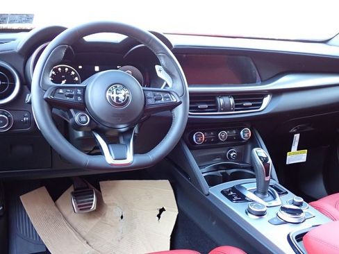 New 2025 Alfa Romeo Stelvio Sprint image 12