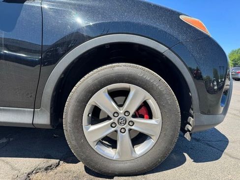 Used 2015 Toyota RAV4 XLE FWD image 9